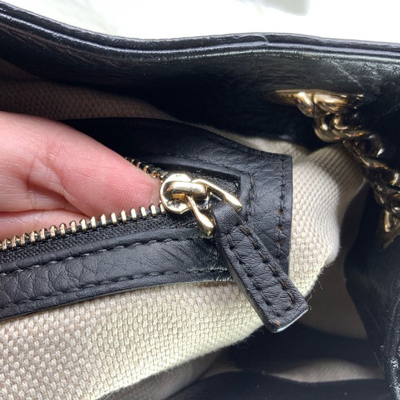 Auth GUCCI Tote Bag Soho Chain GG Black Leather Hand Bag & Leather Flower Charm - Picture 10 of 16